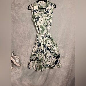 Luxology Green and White Leaf Maxi Dress